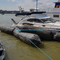 Σκάφος και αποβάθρα που επιπλέουν το θαλάσσιο αερόσακο προώθησης σκαφών αερόσακων
